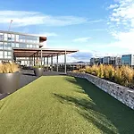 Braddon Penthouse*Top Location*Netflix*Wifi*Views