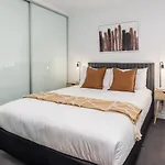 Center 2-Bed With Rooftop Pool & Secure Parking