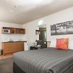 Belconnen Way Hotel & Serviced Apartments