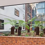 New 2 Bed 2 Bath Apt At The Heart Of Canberra - 2 Car Spaces