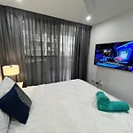 2Br Apt Gungahlin Square Luxe Super Central Wifi Wine Secure Parking