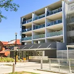 3Br Braddon Flat, 8 Mins Walk To Cbd
