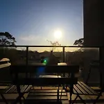 Luxury Apartment Minutes From City W Rooftop Pool & Parking