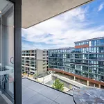 One Bedroom Apartment With Parking Next To Canberra Central