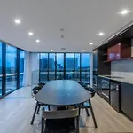 2Br-2Br-2Cars -Cbd-Pool-Sleeps 6