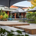 Peppers Gallery Hotel