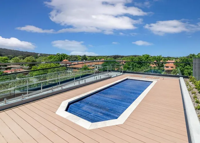 Center 2-Bed With Rooftop Pool & Secure Parking