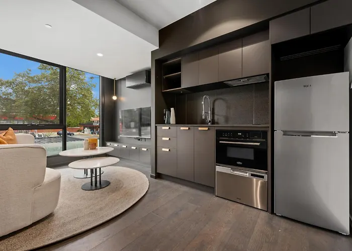 Elegant Studio With Parking