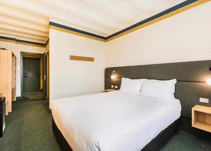 Statesman Hotel