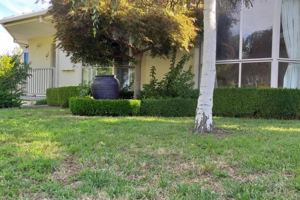 Holiday home Sweet By The Golf Course Canberra