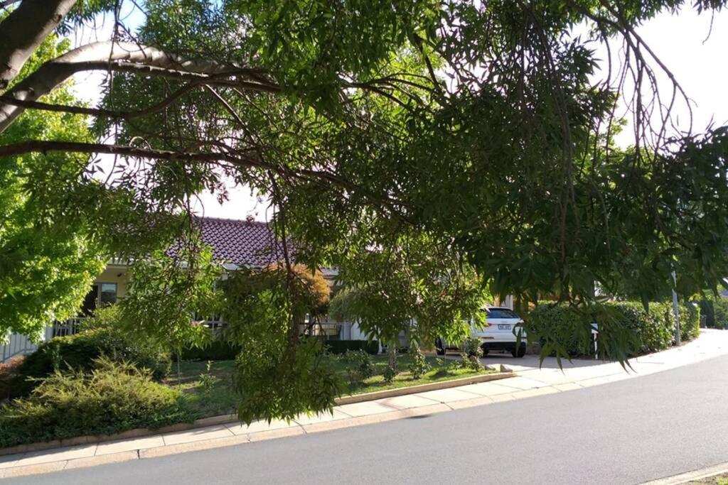 Sweet By The Golf Course * Canberra