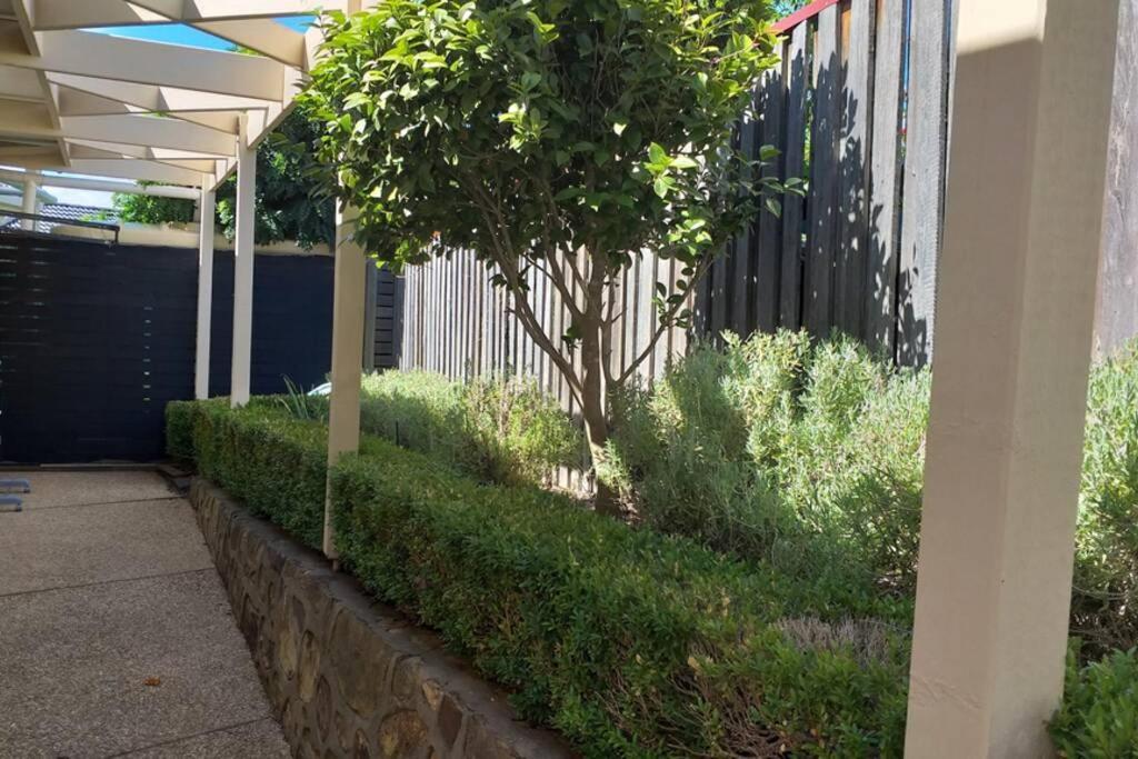 Sweet By The Golf Course Holiday home Canberra
