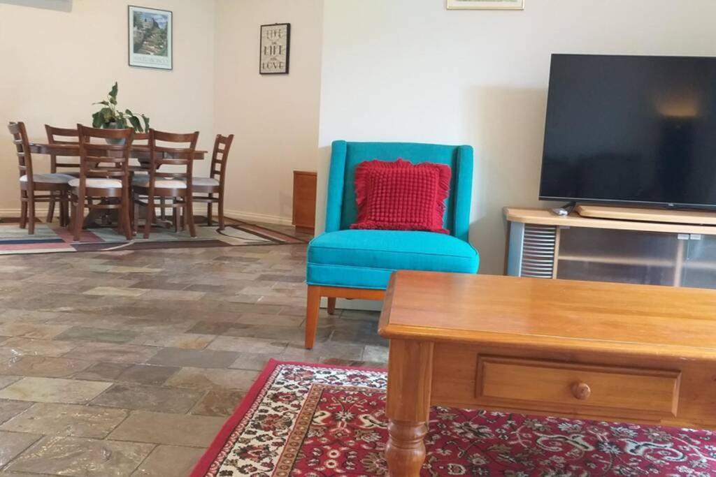 Sweet By The Golf Course Holiday home