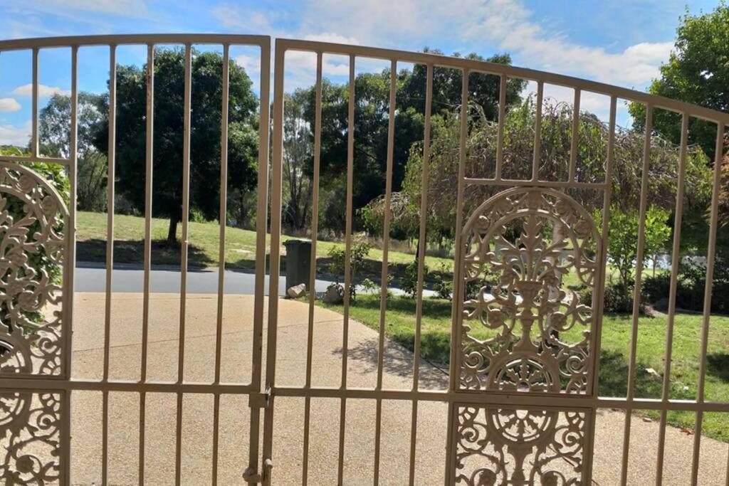 Holiday home Sweet By The Golf Course Canberra