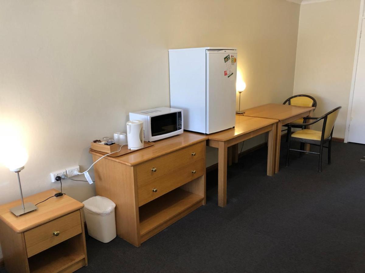 Lyneham Motor Motel