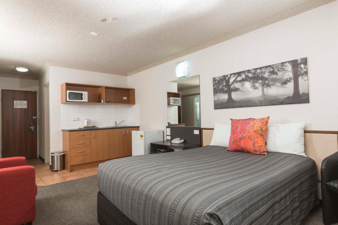 Hotel Belconnen Way & Serviced