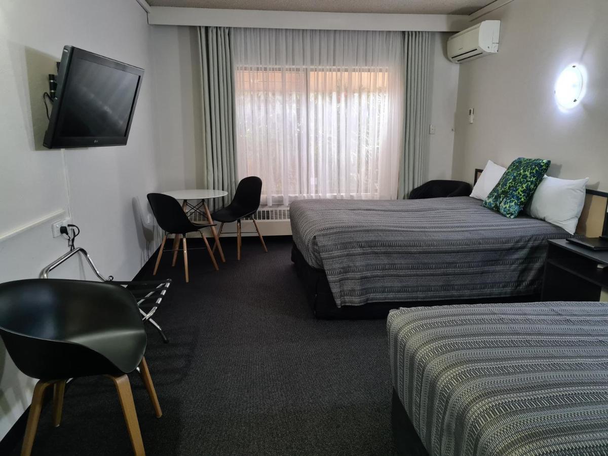 Belconnen Way & Serviced 3*