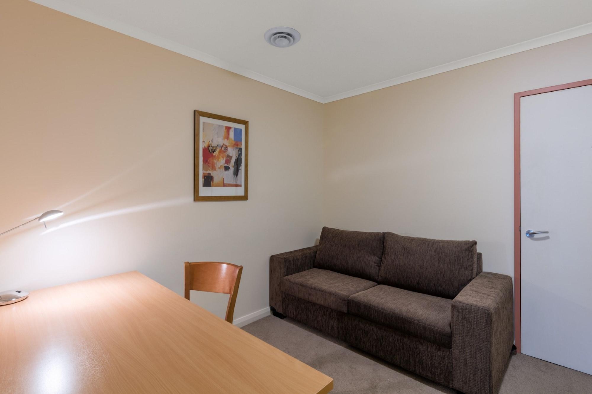 Nesuto Aparthotel Camberra