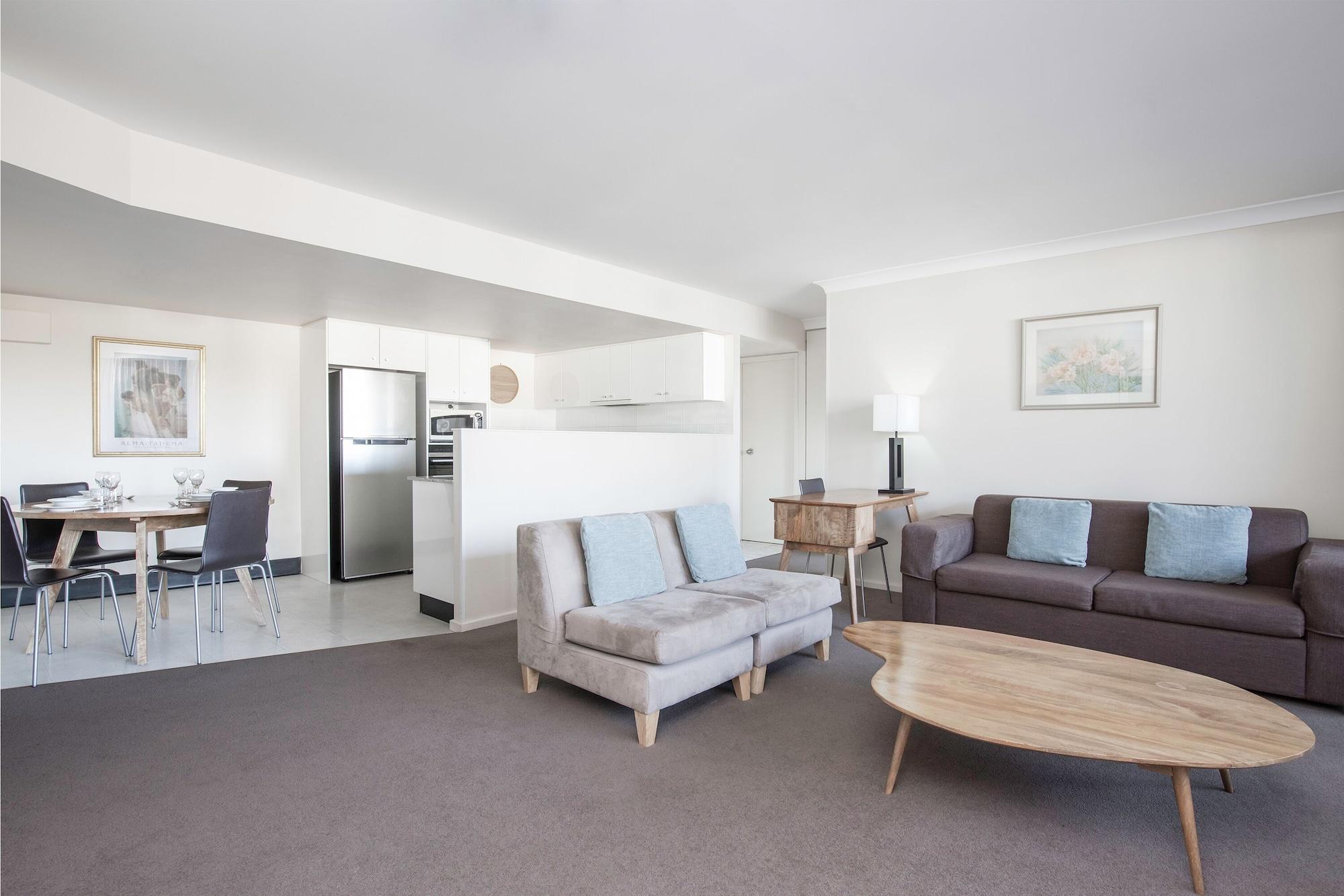 Aparthotel Breakfree Capital Tower 4*