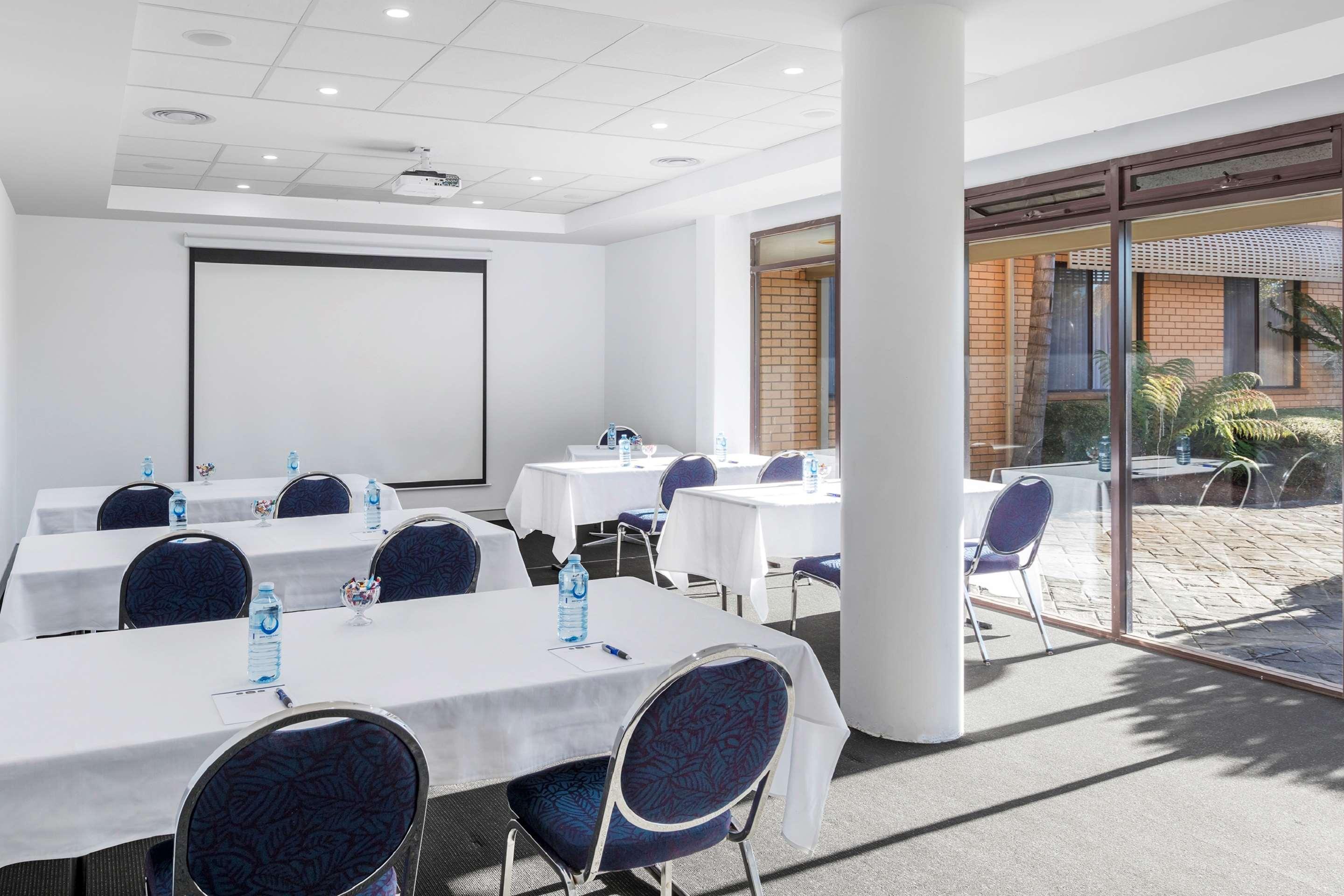 Garden Hotel, Western Signature Collection 4* Camberra