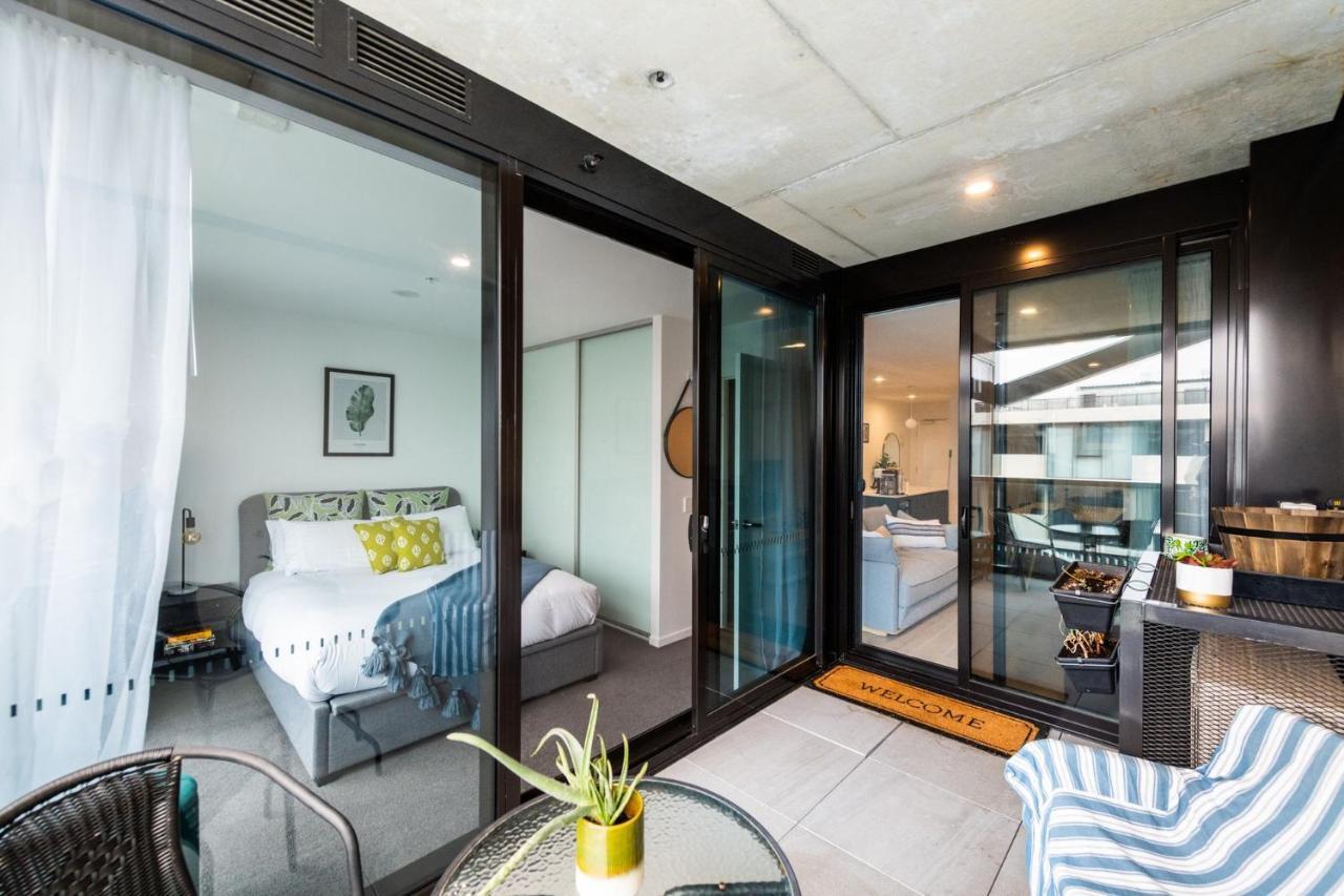 Metropol 812 * Canberra