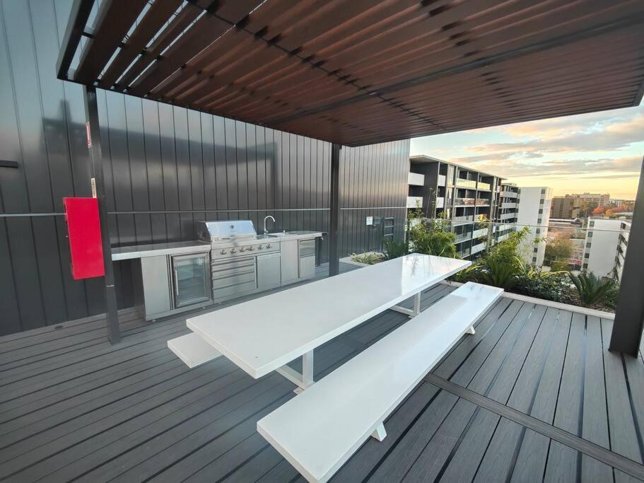 Modern 1-bedroom Unit In Dickson Apartment *
