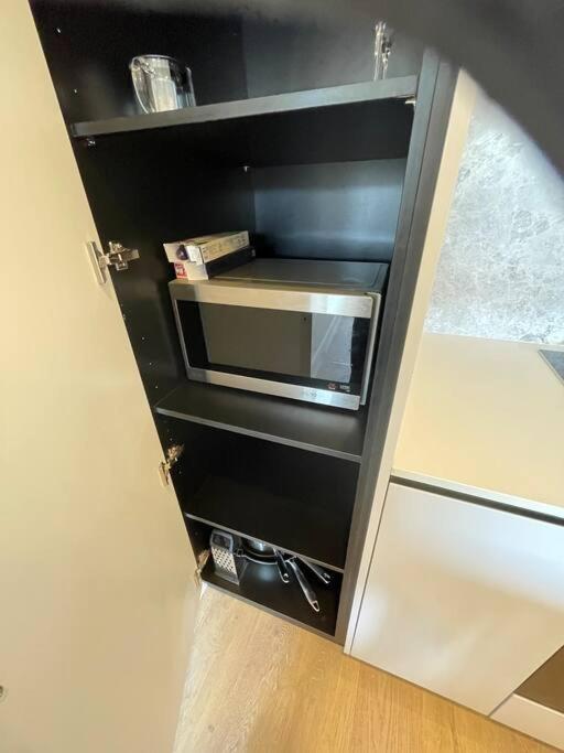 Lovely Cbd Two Bedroom Free Parking *