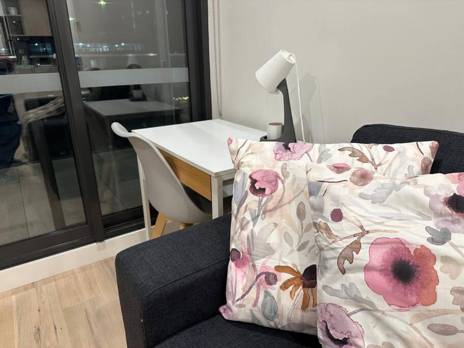 Cityscape Lovely 1br Apt & Parking @cbd Apartment Canberra