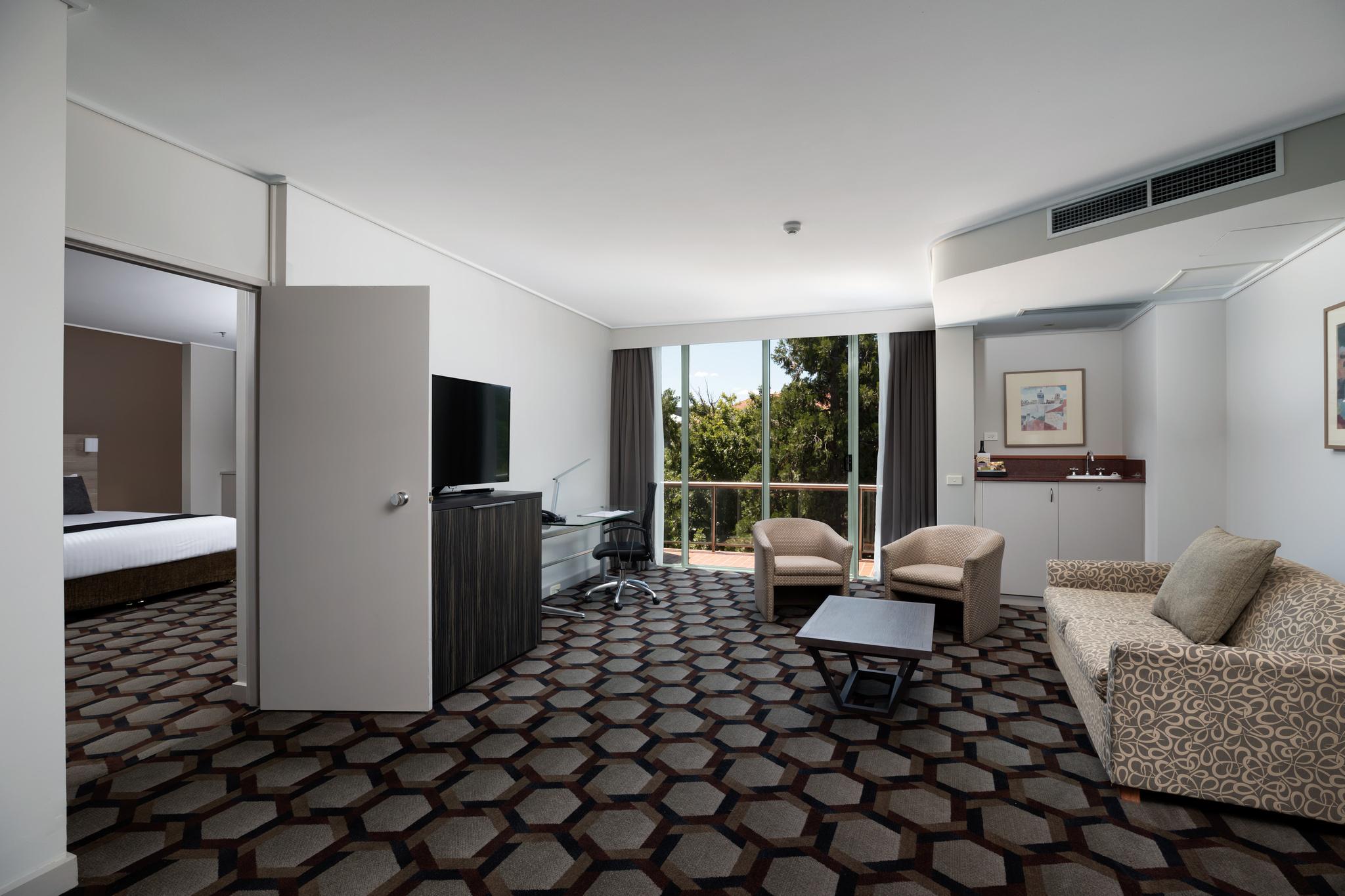 Rydges Hotel 4*