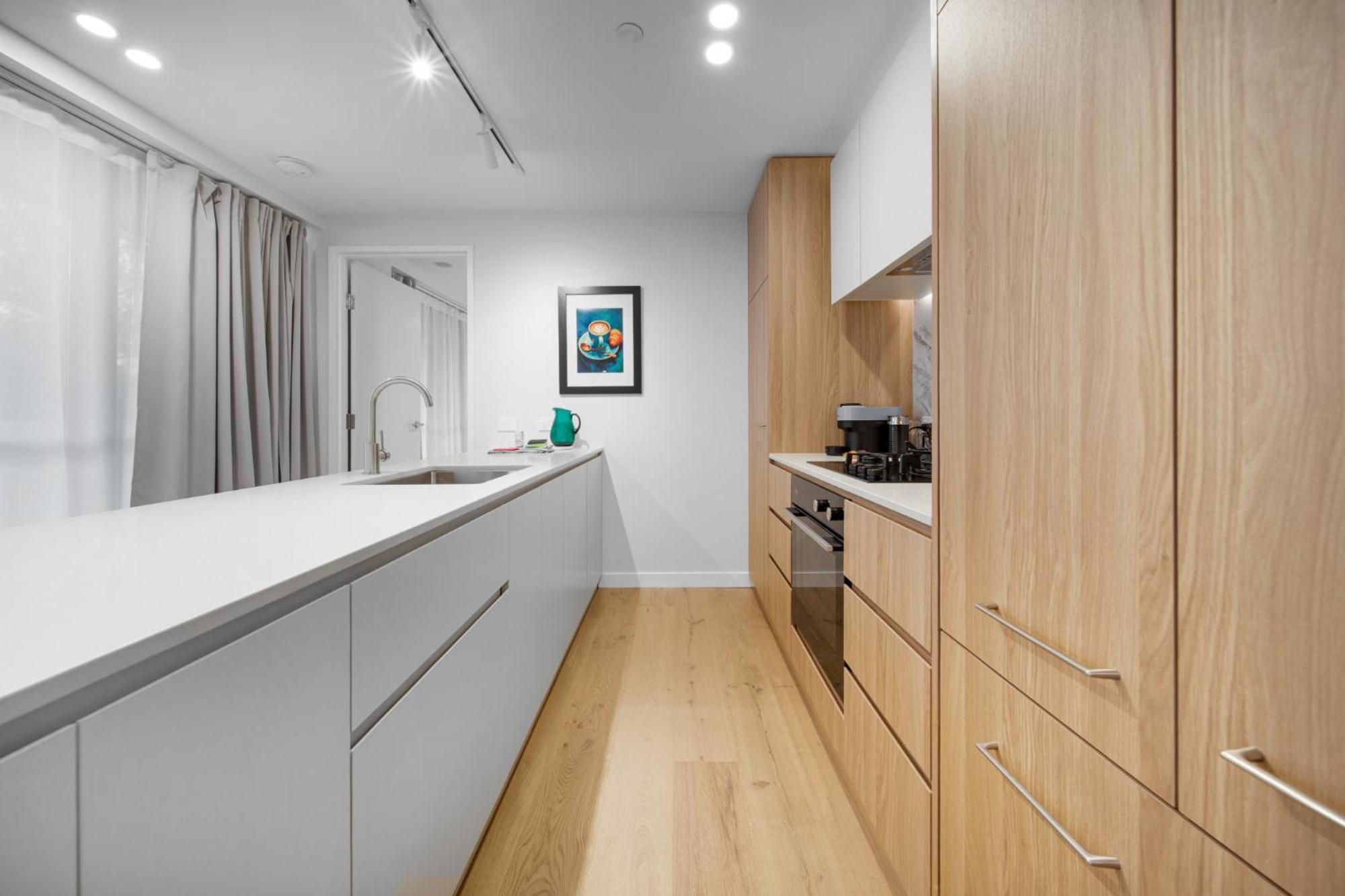 Elegant 2-bed By Lyneham Wetlands Near The Cbd Apartment