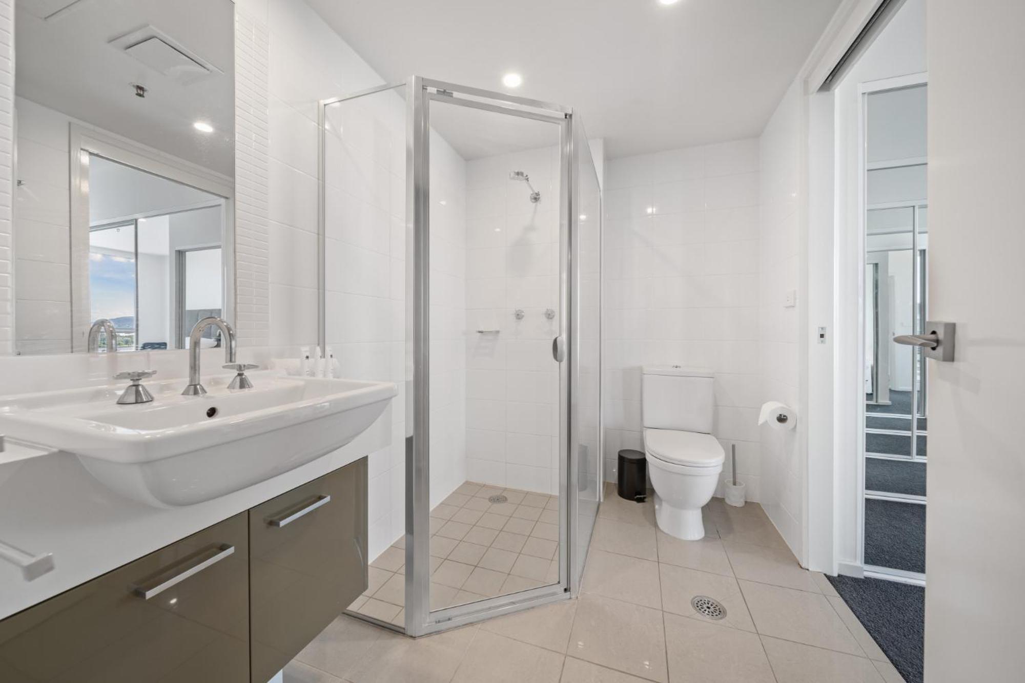 Apartment Glorious 1-bed With Pool & Sauna Canberra