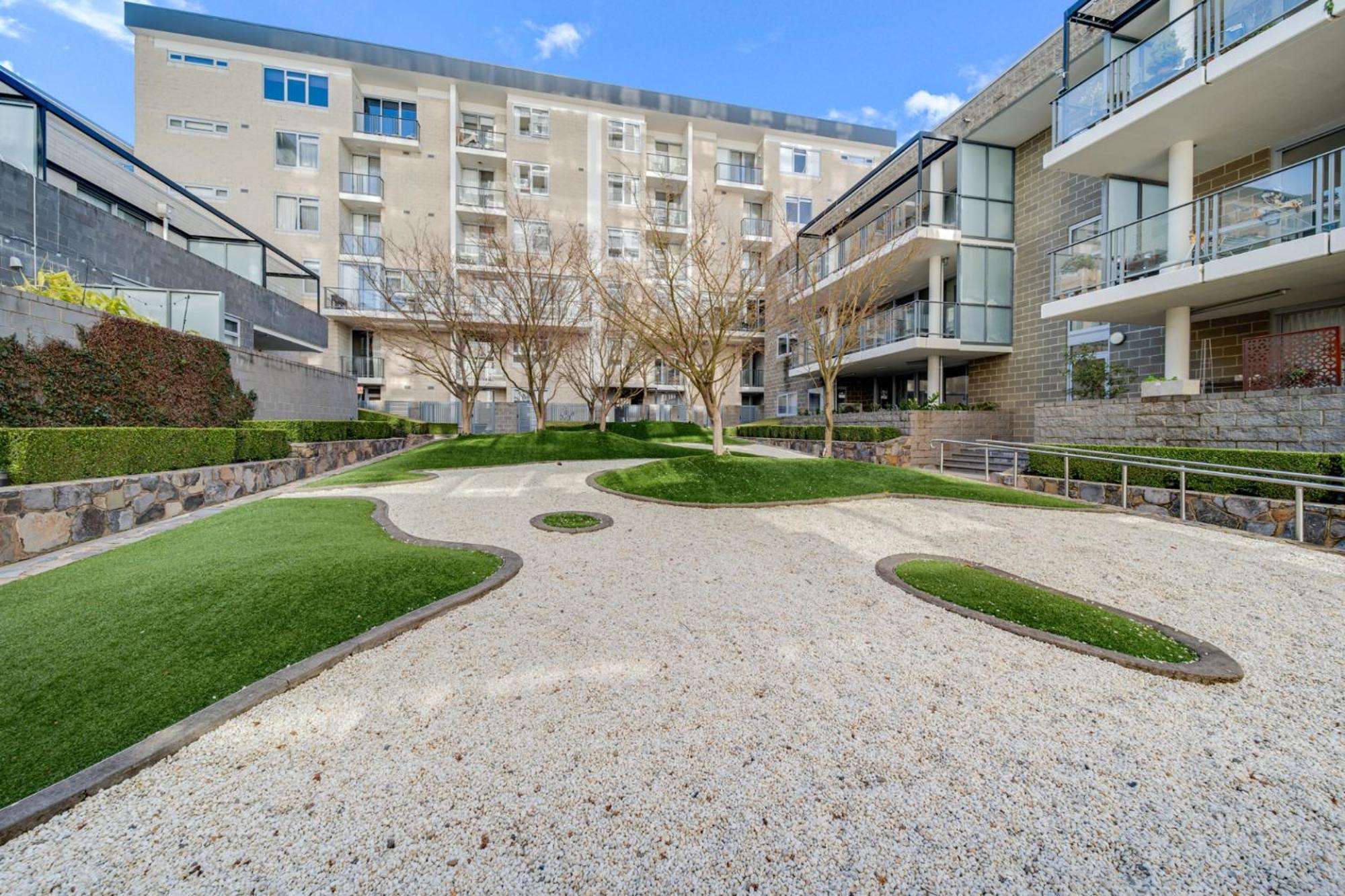 Apartment Glorious 1-bed With Pool & Sauna Canberra