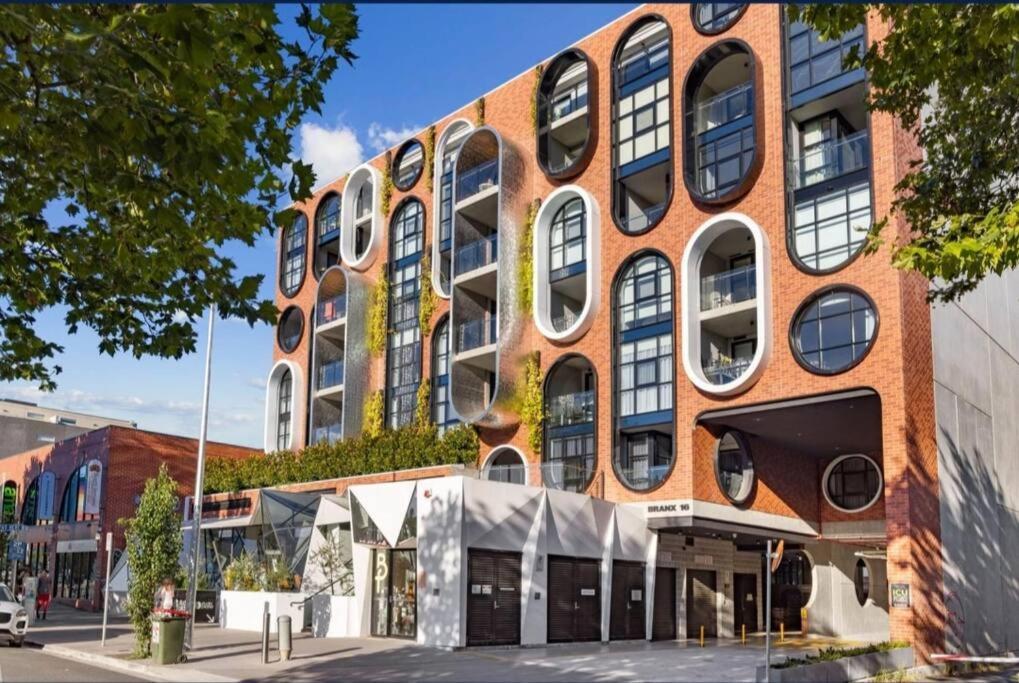 Convenient Modern 2b2b In Braddon Camberra