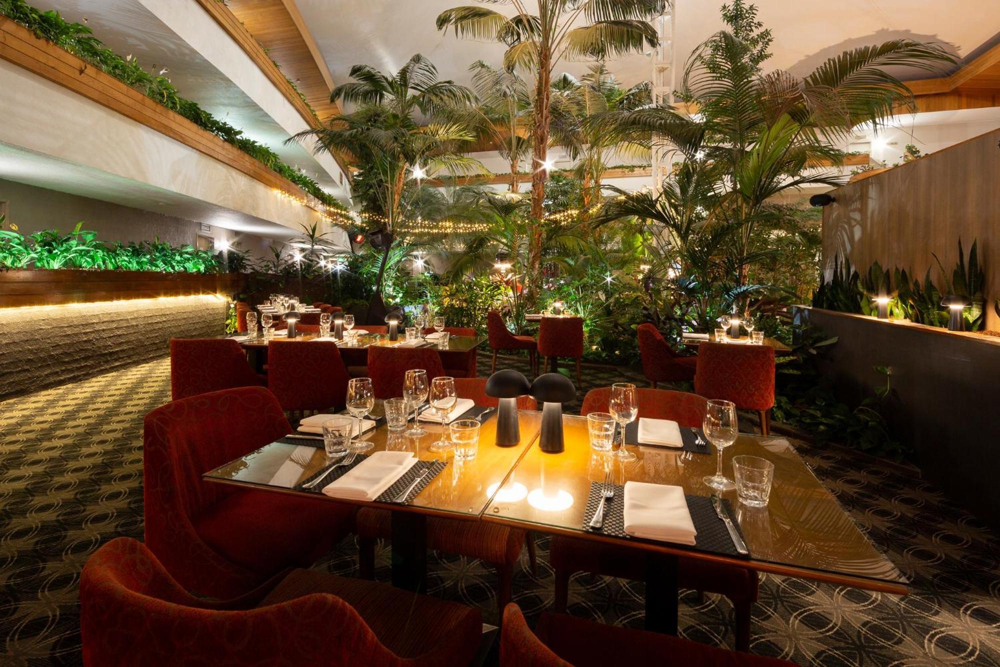 Pavilion On Northbourne Hotel 4*