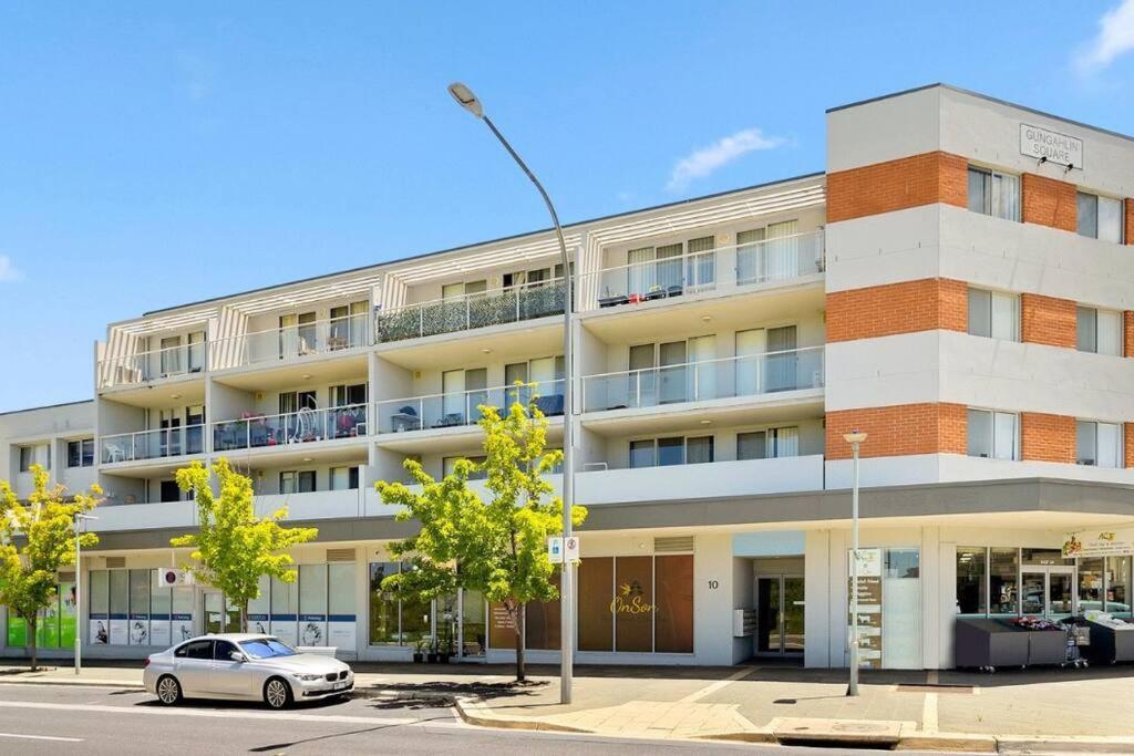 2br Gungahlin Square Luxe Super Wifi Wine Secure Parking