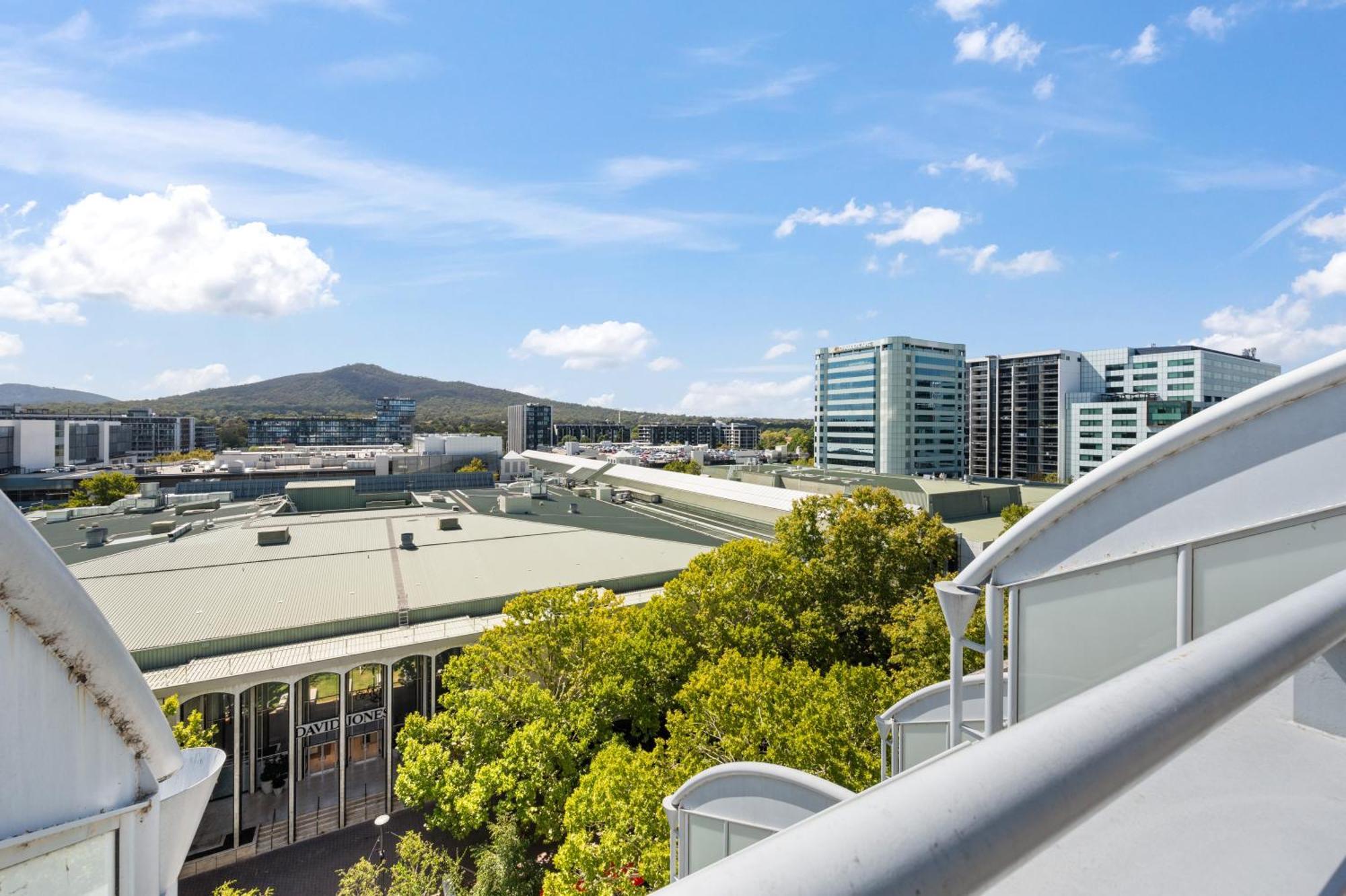 Dana-private In A Shared Duplex -3 Apartment Canberra
