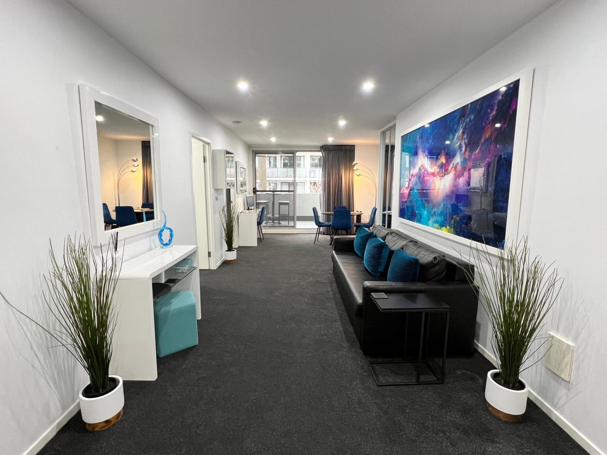 2br Gungahlin Square Luxe Super Wifi Wine Secure Parking Canberra