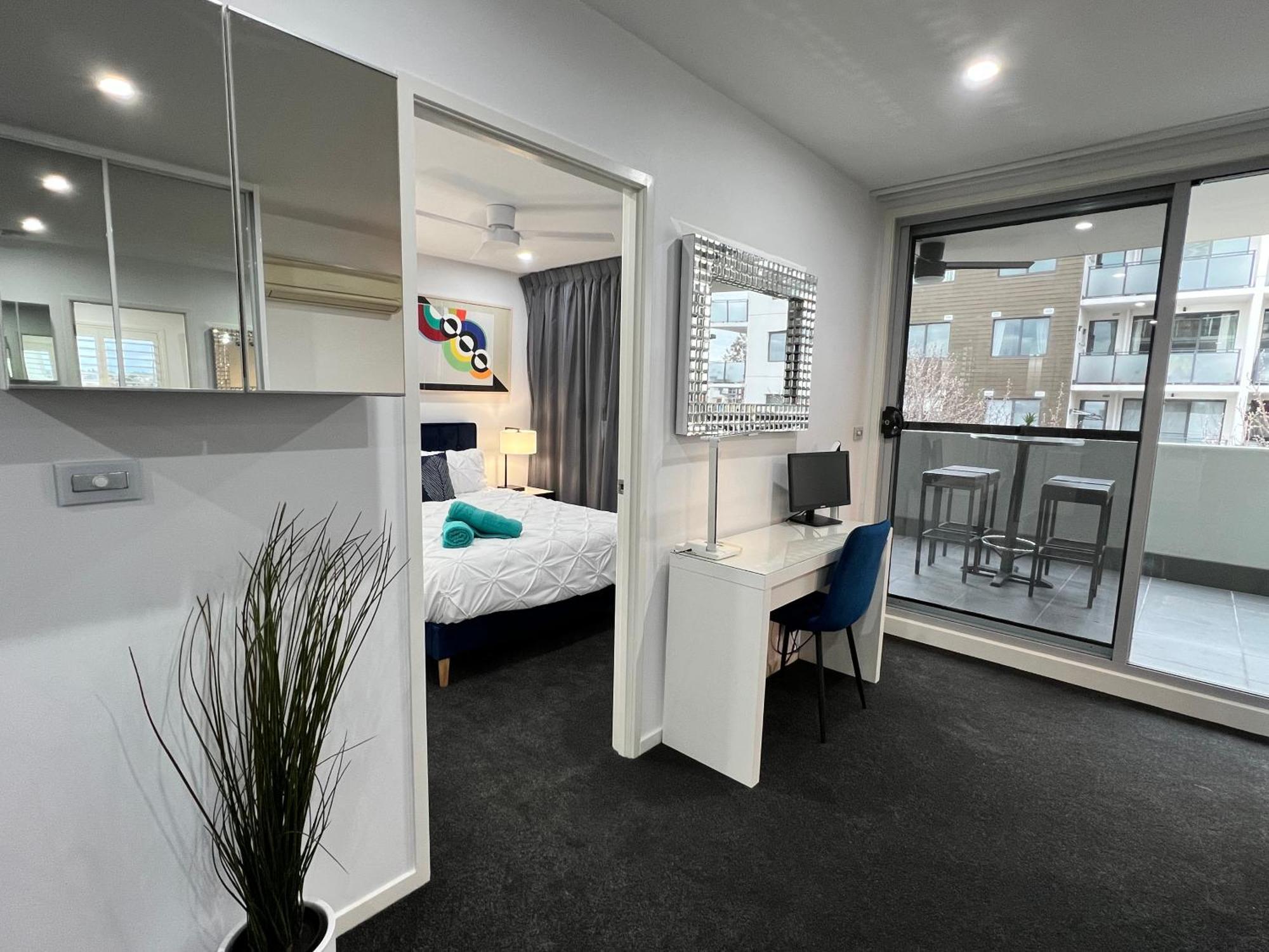 2br Gungahlin Square Luxe Super Wifi Wine Secure Parking Apartment Canberra