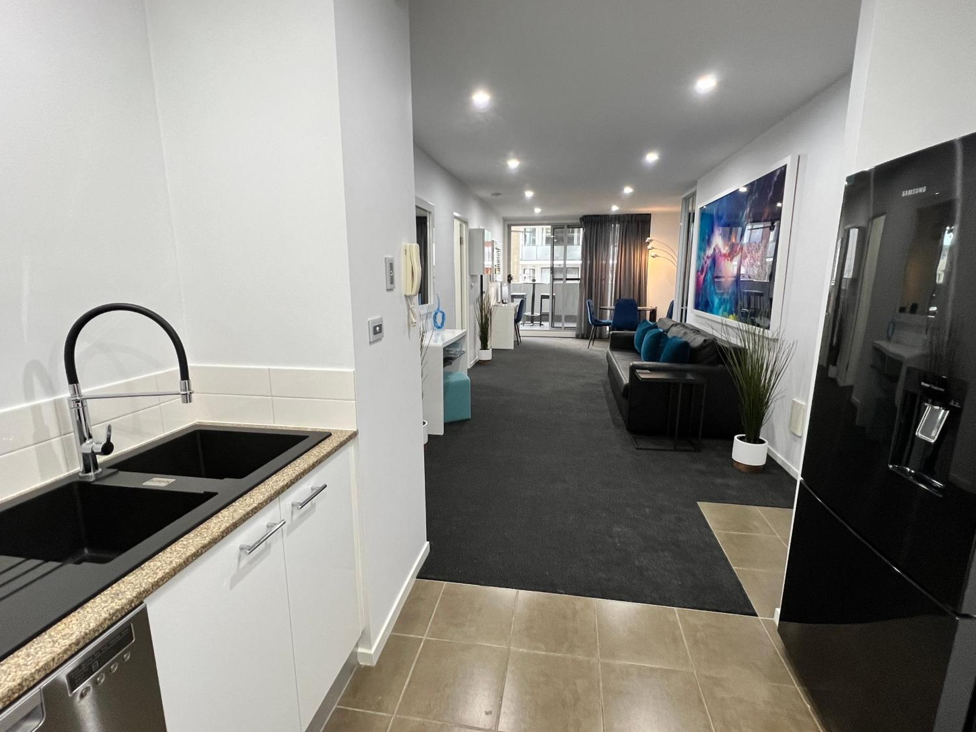 Apartment 2br Gungahlin Square Luxe Super Wifi Wine Secure Parking Canberra