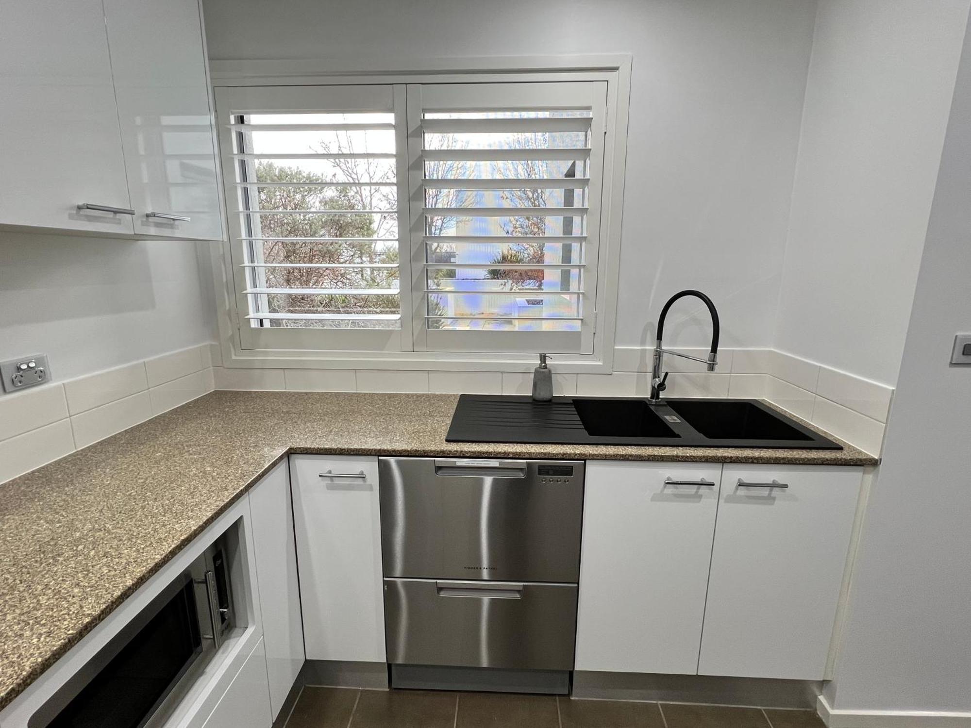 Apartment 2br Gungahlin Square Luxe Super Wifi Wine Secure Parking