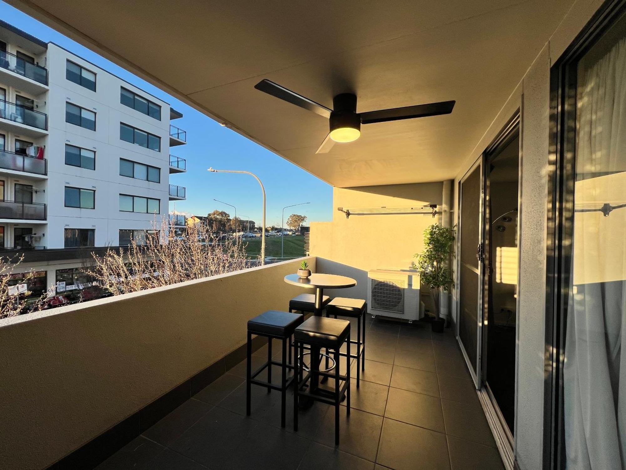 Apartment 2br Gungahlin Square Luxe Super Wifi Wine Secure Parking *