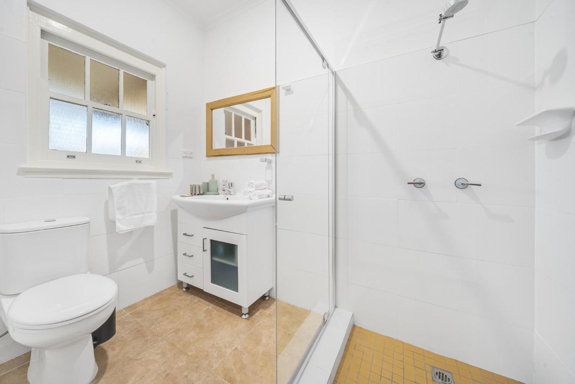 Holiday home 3-bed Family Haven With Garden & Bbq Area Canberra