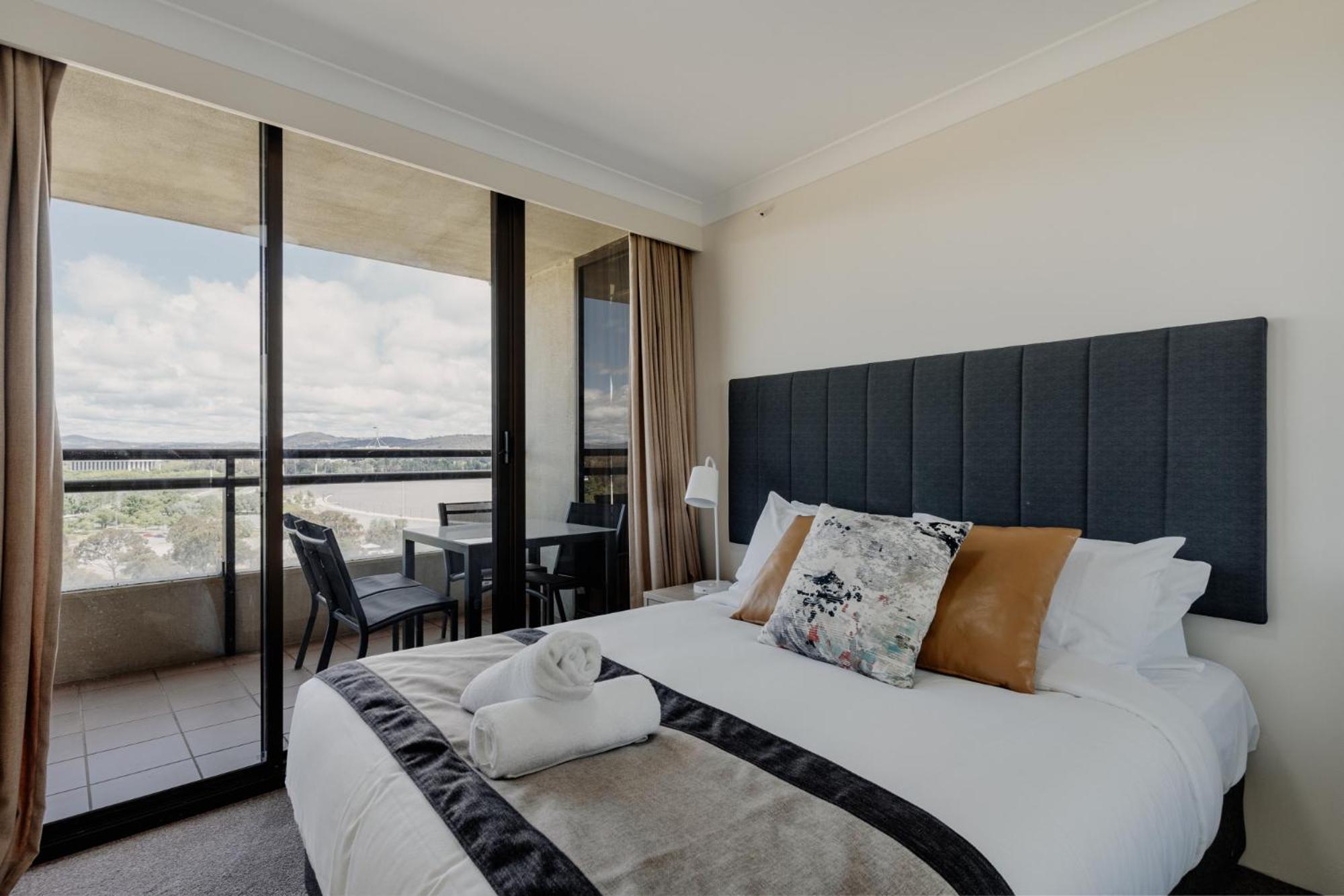 2-bed With Gym, Tennis Court & Stunning Views