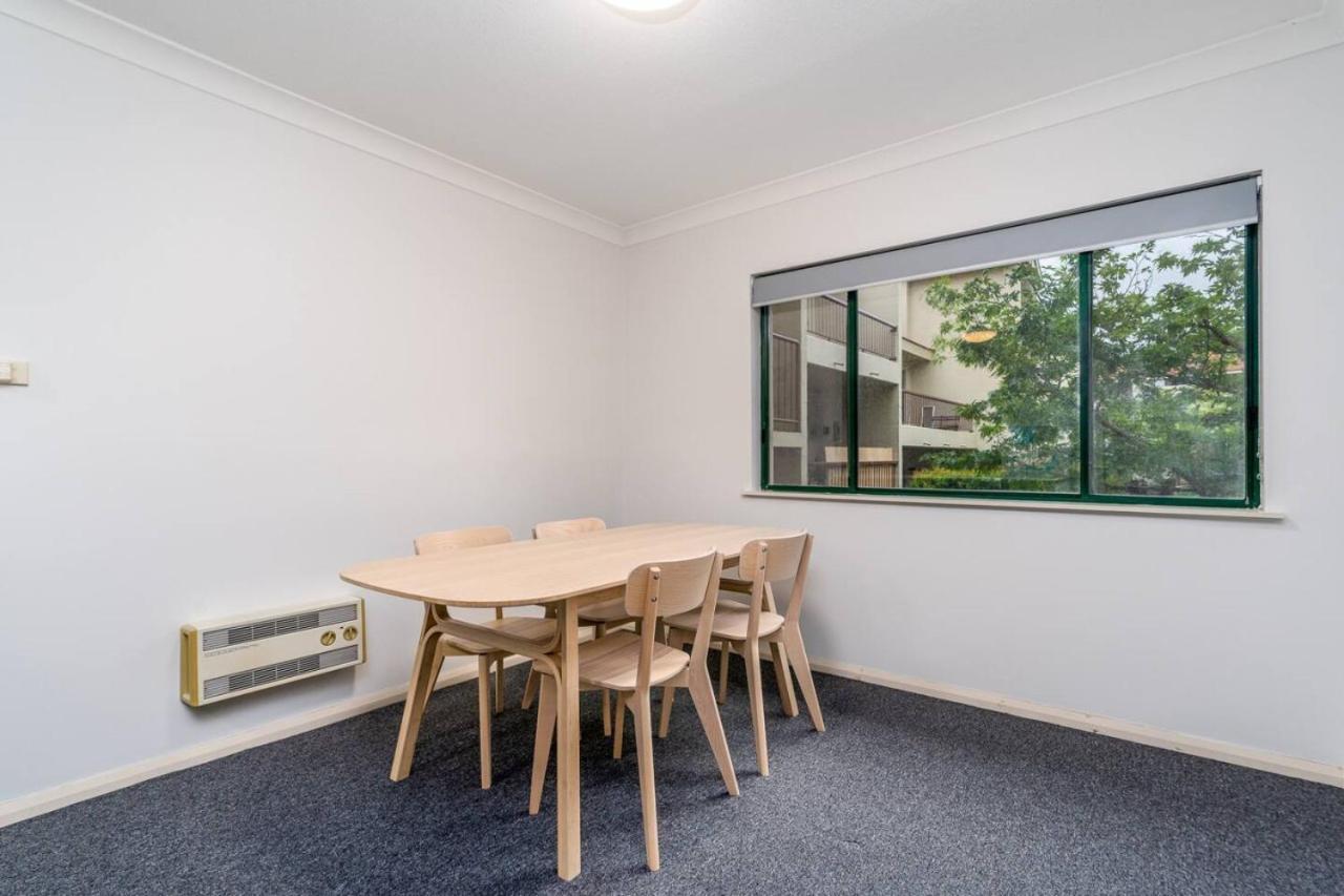 2br Close To Glebe Park And Apartment