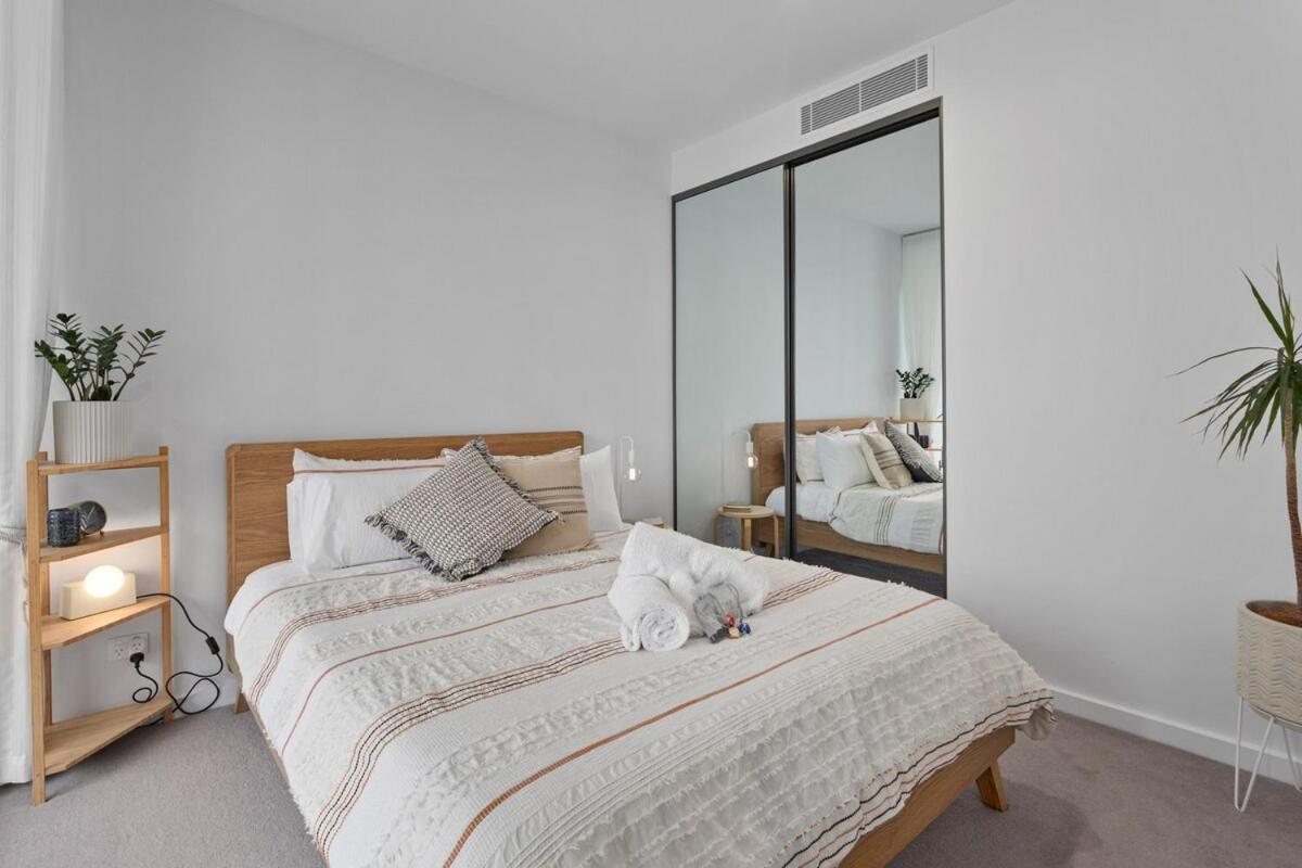 Perfect Location With 5 Star Amenities Camberra