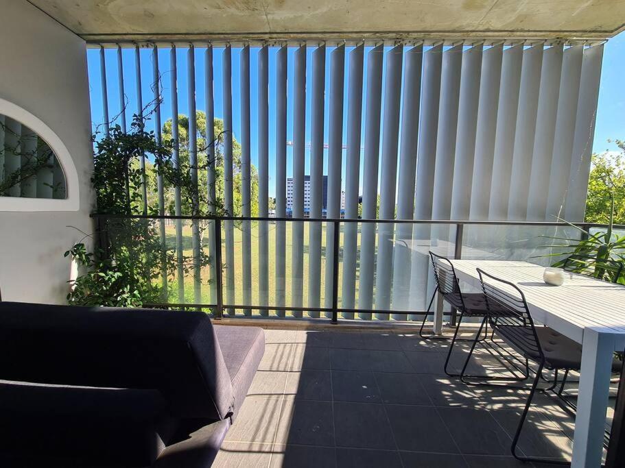 Apartamento Stylish With Rooftop Pool, Minutes From And Anu Camberra