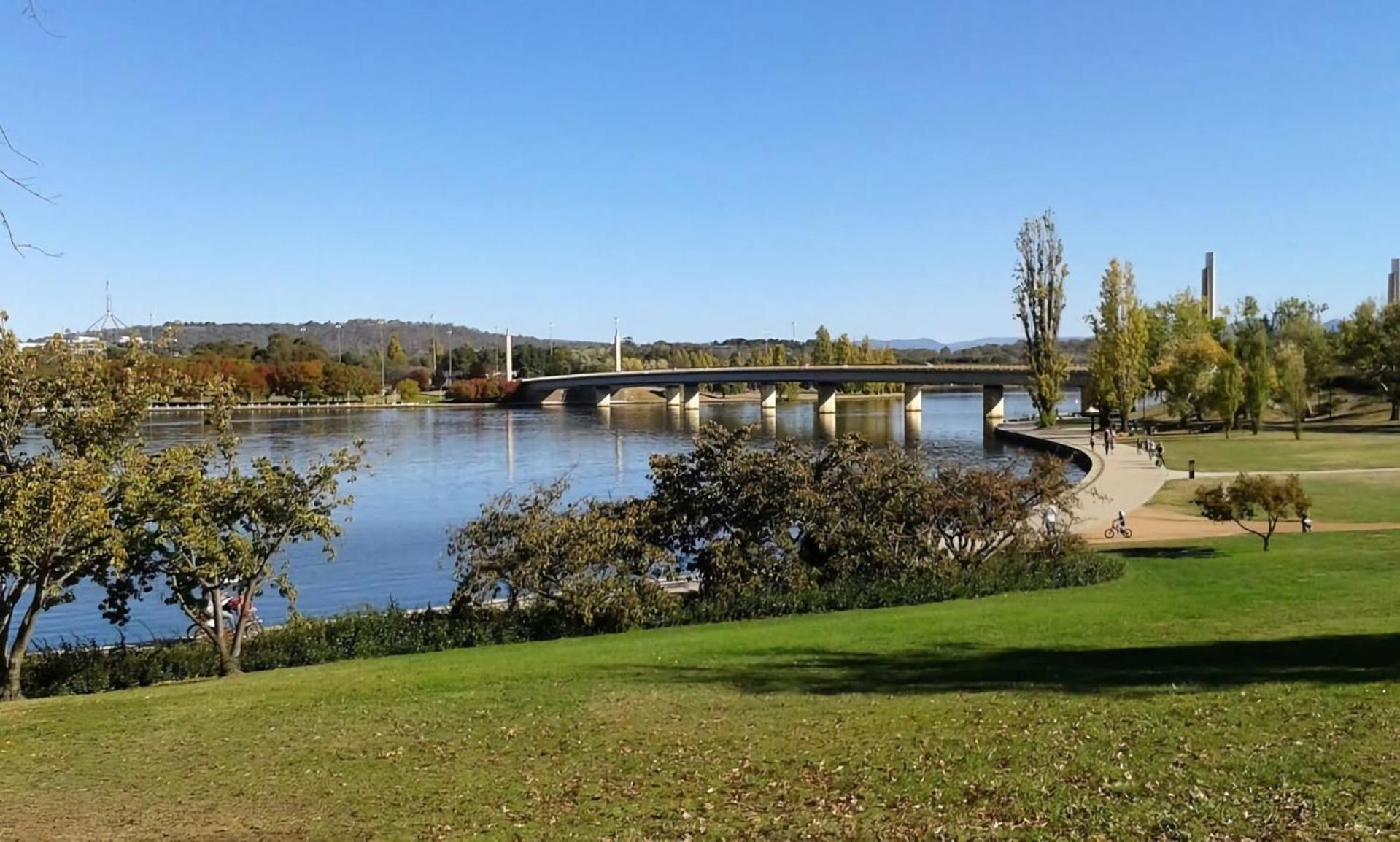 Sensational And View Delight Belconnen Apartment Canberra