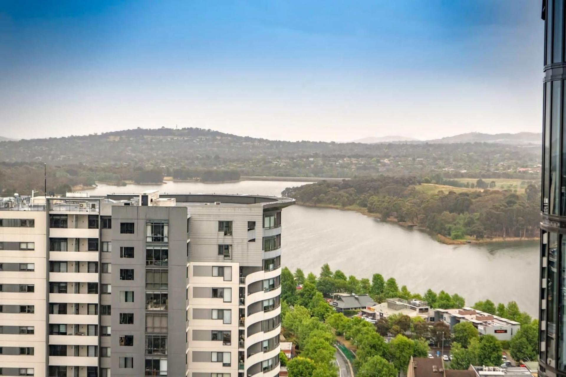 Sensational And View Delight Belconnen Apartment