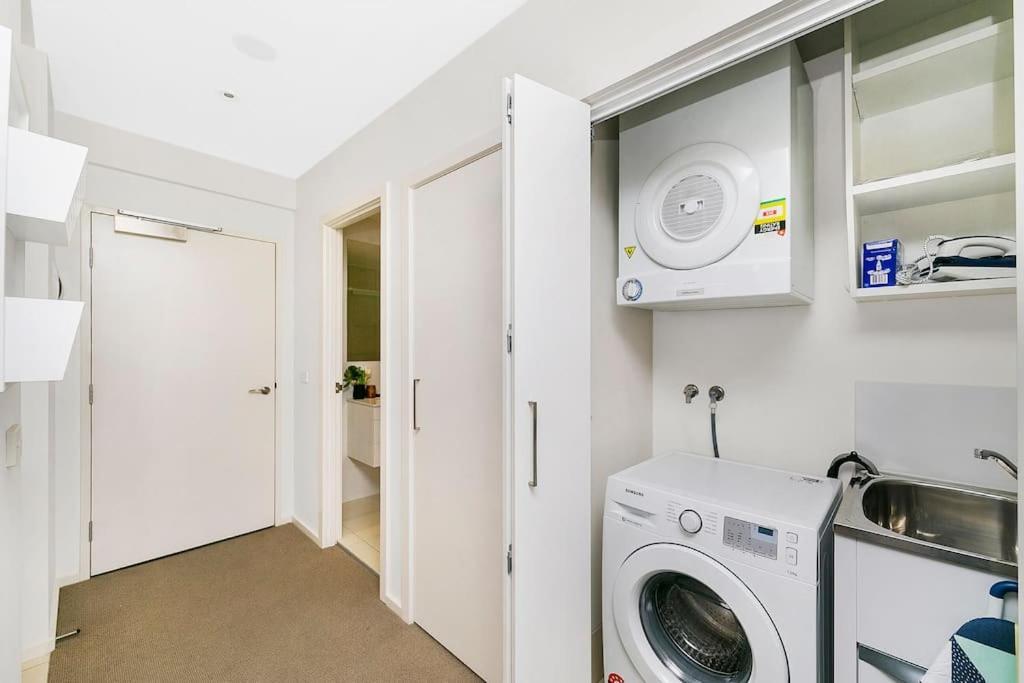 Apartment 3br Braddon Flat, 8 Mins Walk To Cbd *