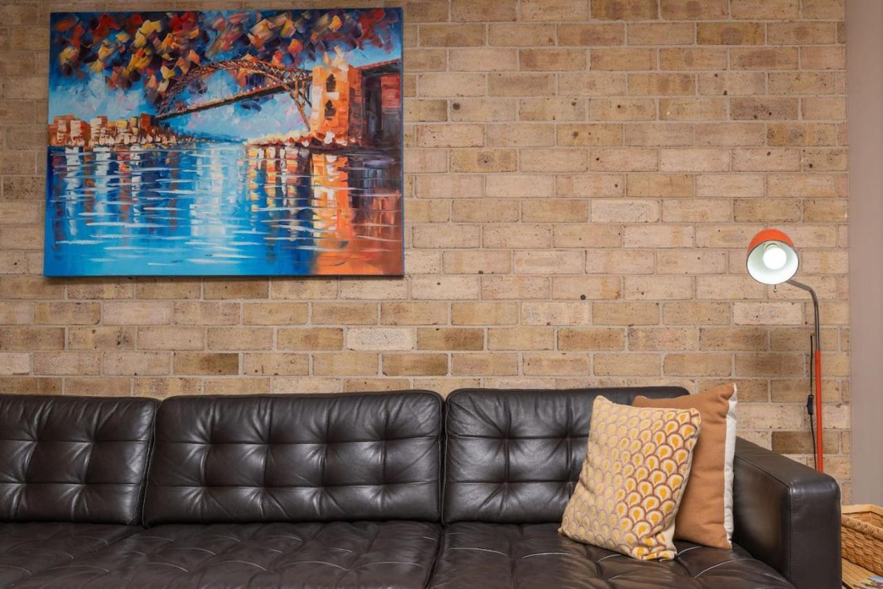 Charming Two-story 2br Townhouse In Braddon Holiday home